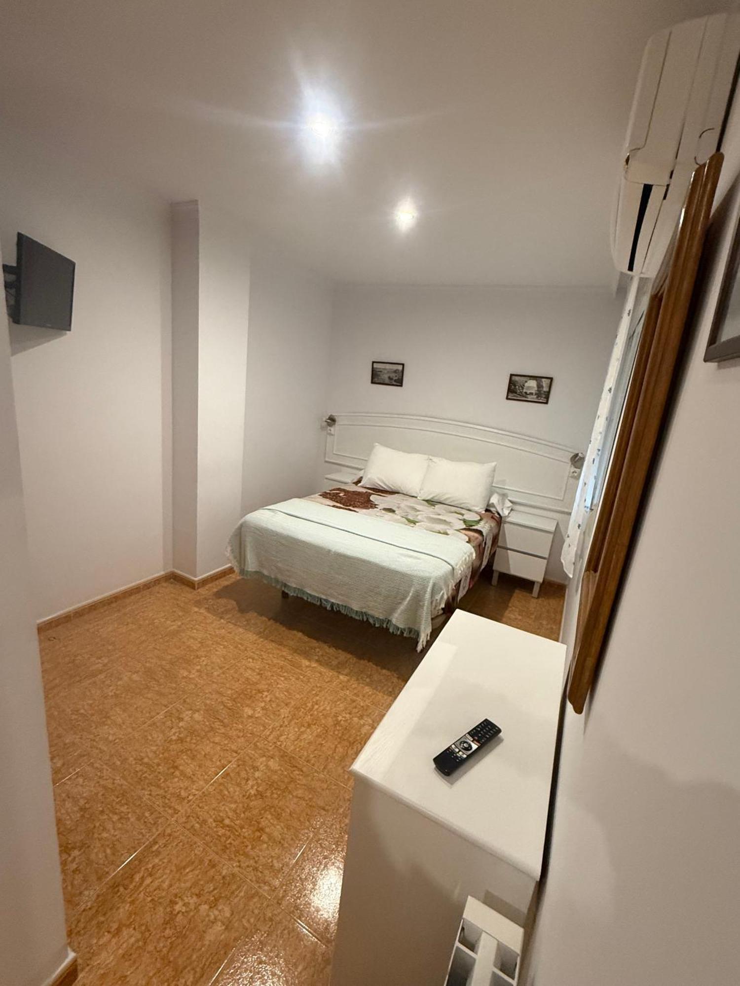 Hostal El Puerto Caleta De Velez Dış mekan fotoğraf