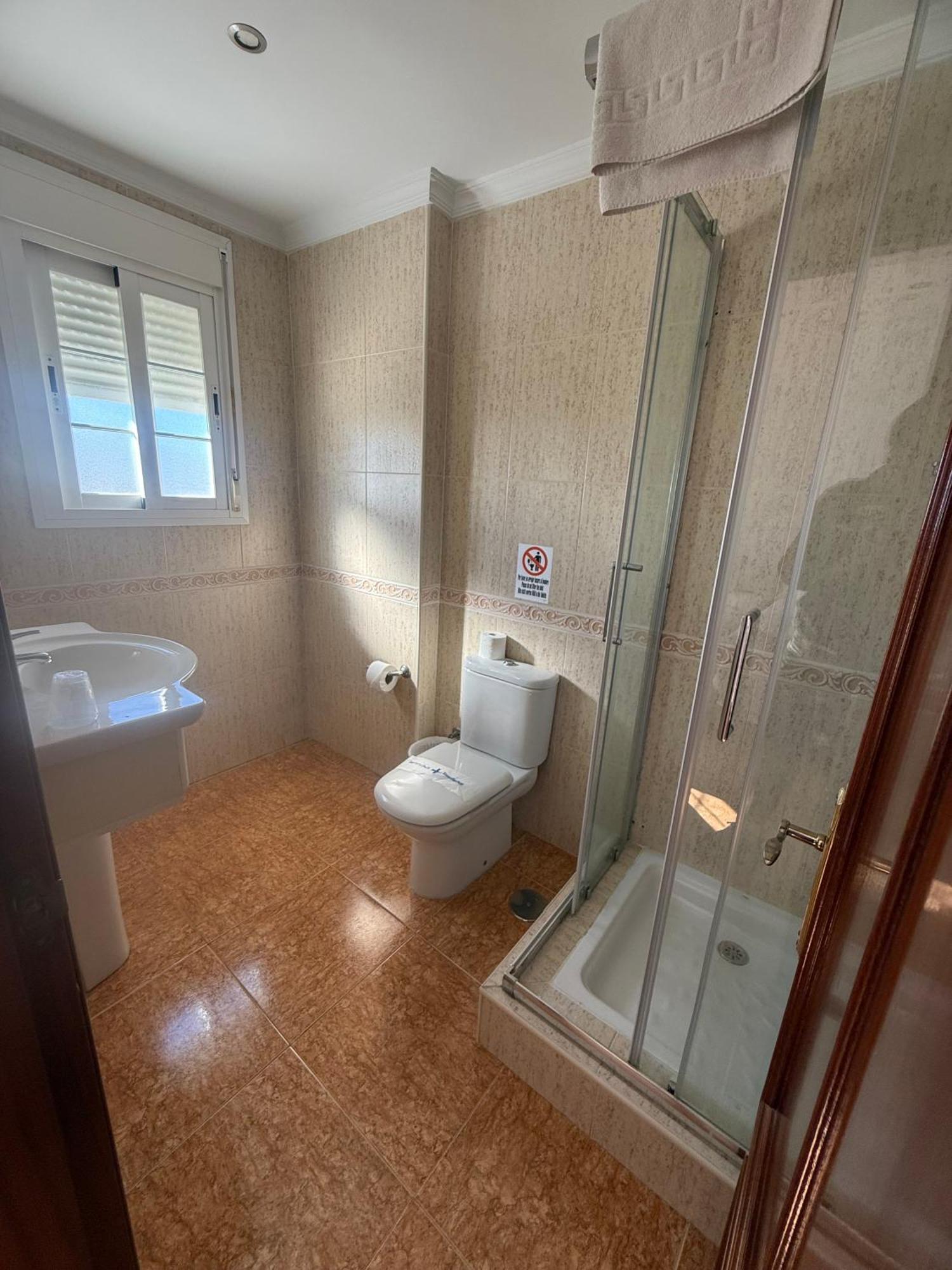 Hostal El Puerto Caleta De Velez Dış mekan fotoğraf
