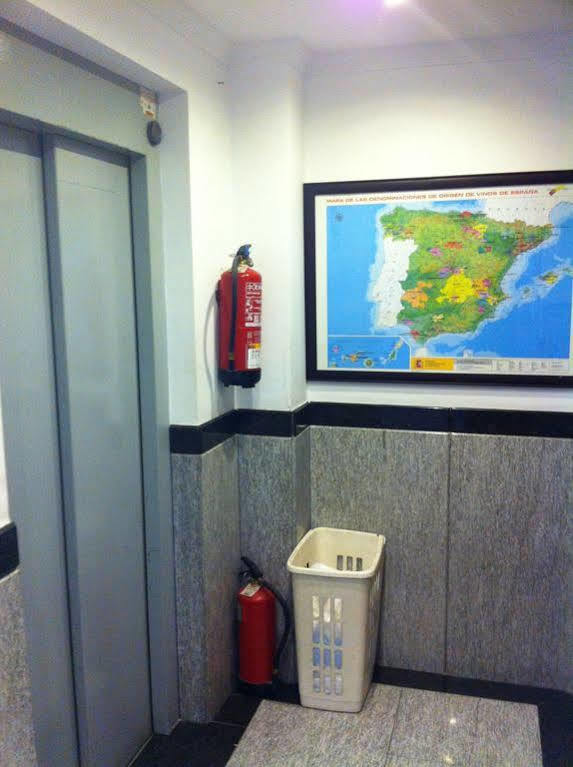 Hostal El Puerto Caleta De Velez Dış mekan fotoğraf