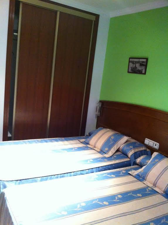 Hostal El Puerto Caleta De Velez Dış mekan fotoğraf